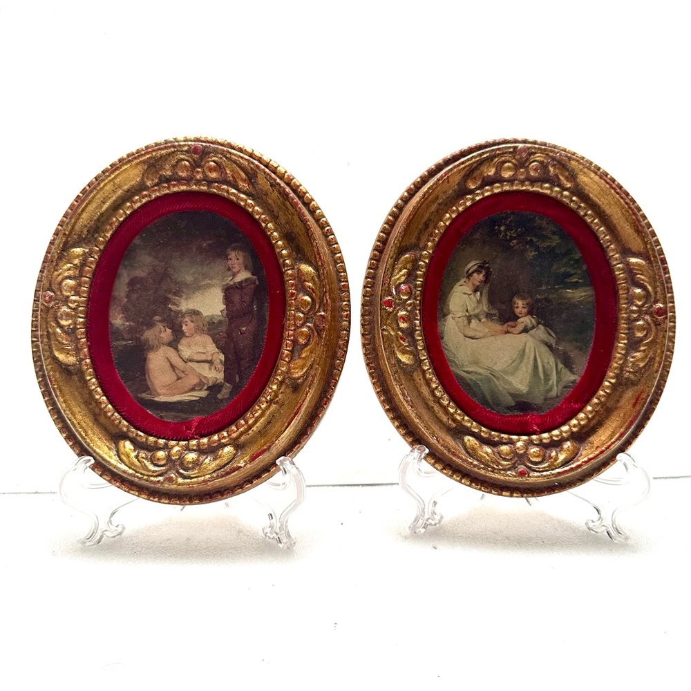 VTG MINI Italy Florentine Victorian Style Print Oval chalkwear gold Velvet 6”x7”